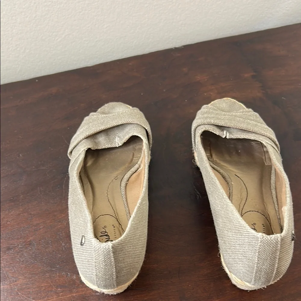 Life Stride Tan Espadrille Peep-Toe Flats Sz 9